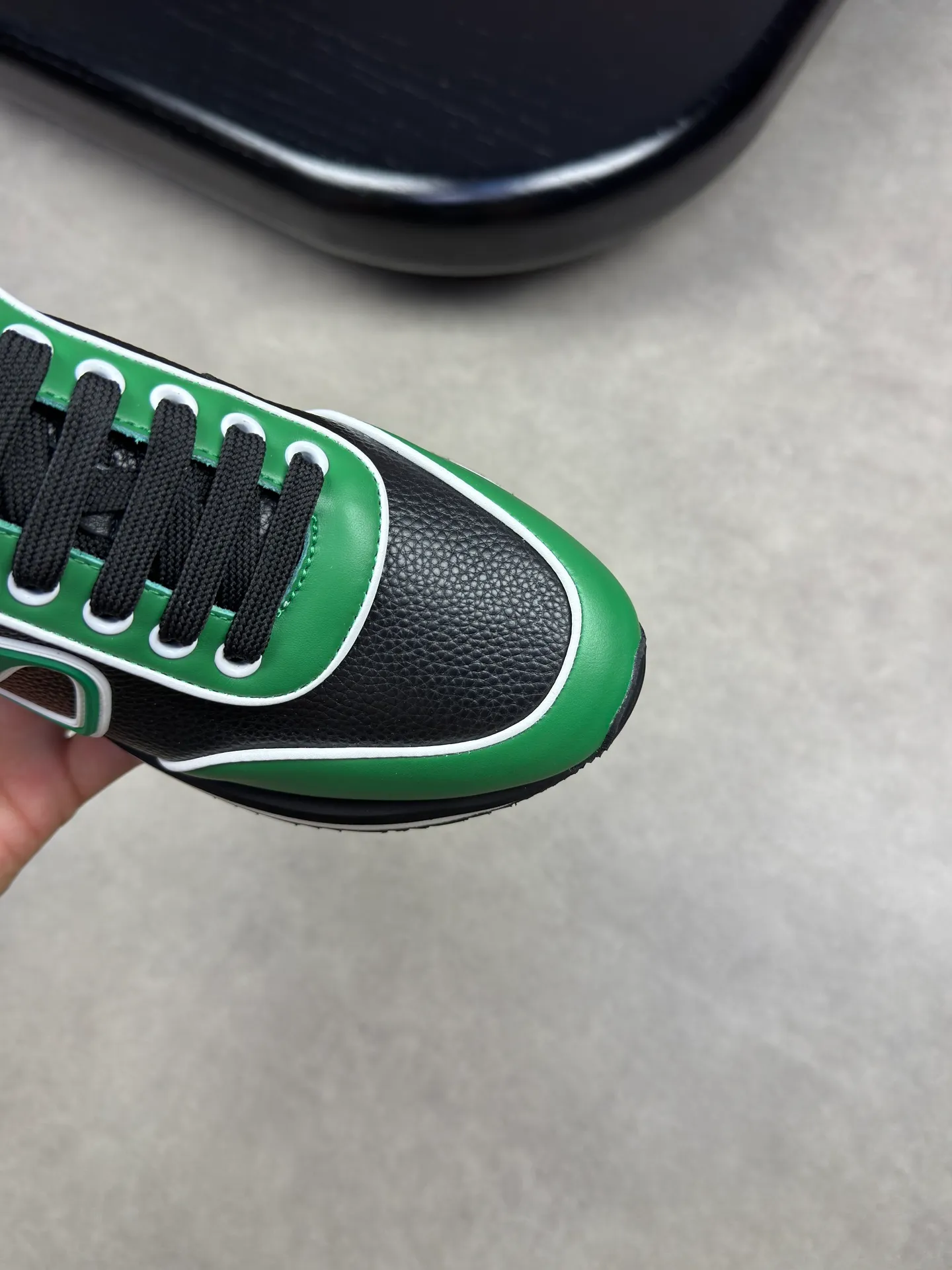 [VALENTINO] Valentino men's shoes 💰500💰 - High-end quality original order - Upper: 🔝 Nappa calf leather, tumbled calf leather, sewn brand plastic totem - Lining: brand mesh canvas, foot pad; water-dyed cow leather - Outsole: multi-color wear-resistant velvet·rubber; combined molded outsole -Super high quality control·Fine workmanship: highlighted (high-end·luxury·grade) -Size :38-44 (45 can be customized)·3300